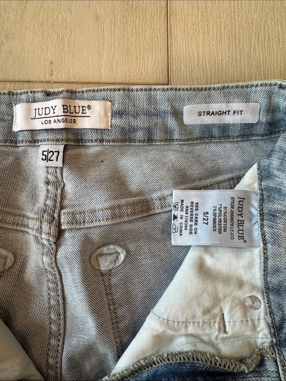 Judy Blue Light Wash Straight-Leg High-Rise Jeans - Picture 3 of 8